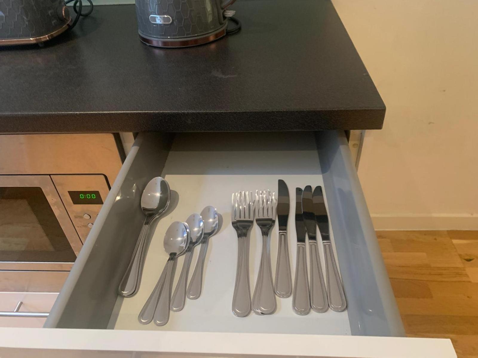Bright And Airy One Bedroom Condo, Olympia, Kensington London Eksteriør billede