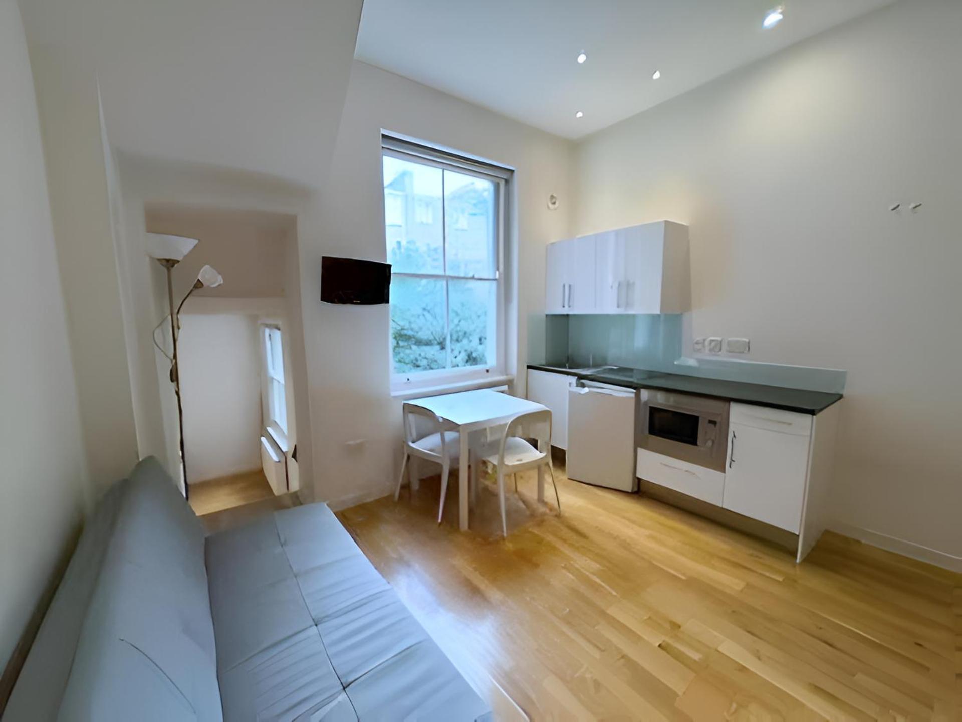 Bright And Airy One Bedroom Condo, Olympia, Kensington London Eksteriør billede