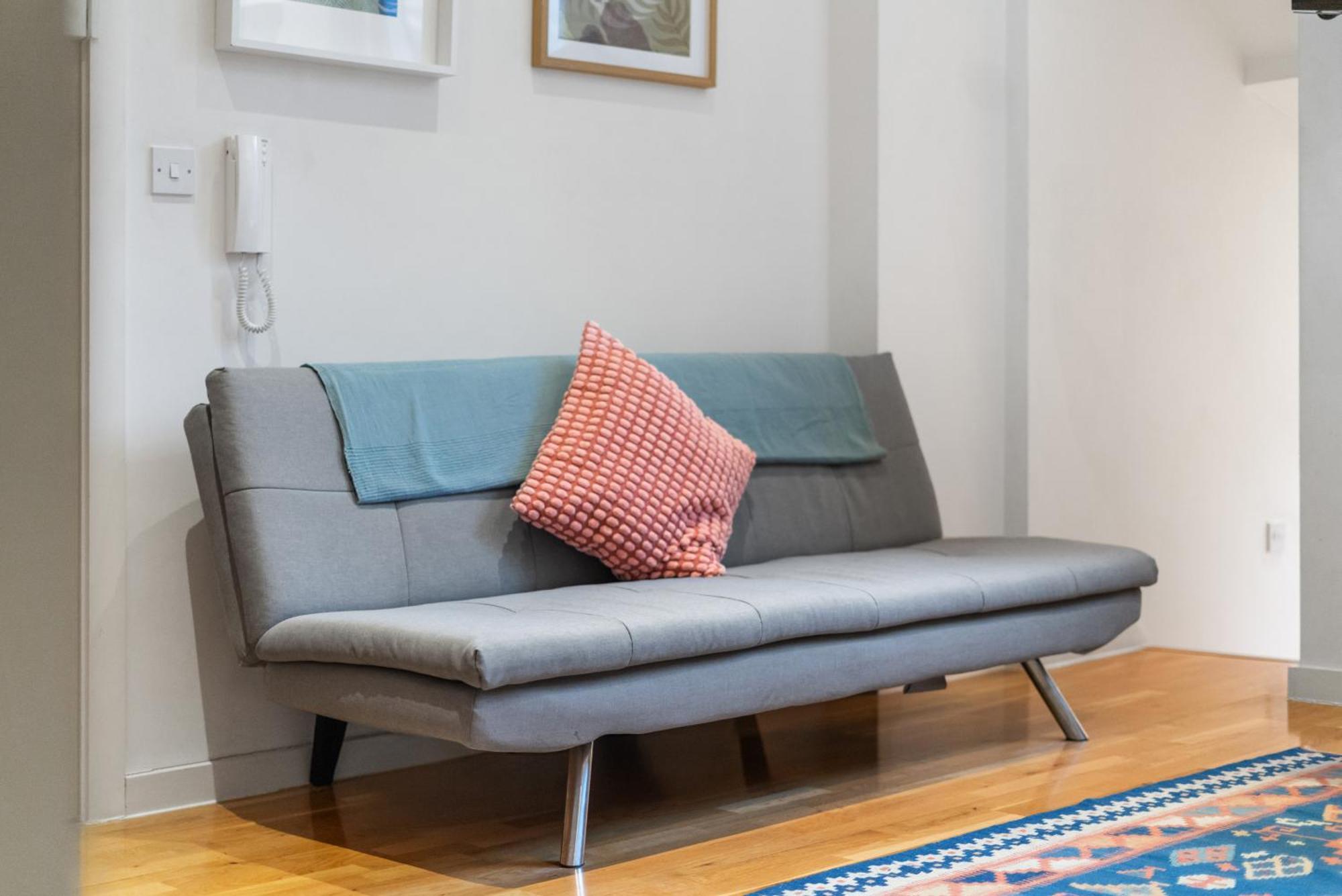 Bright And Airy One Bedroom Condo, Olympia, Kensington London Eksteriør billede