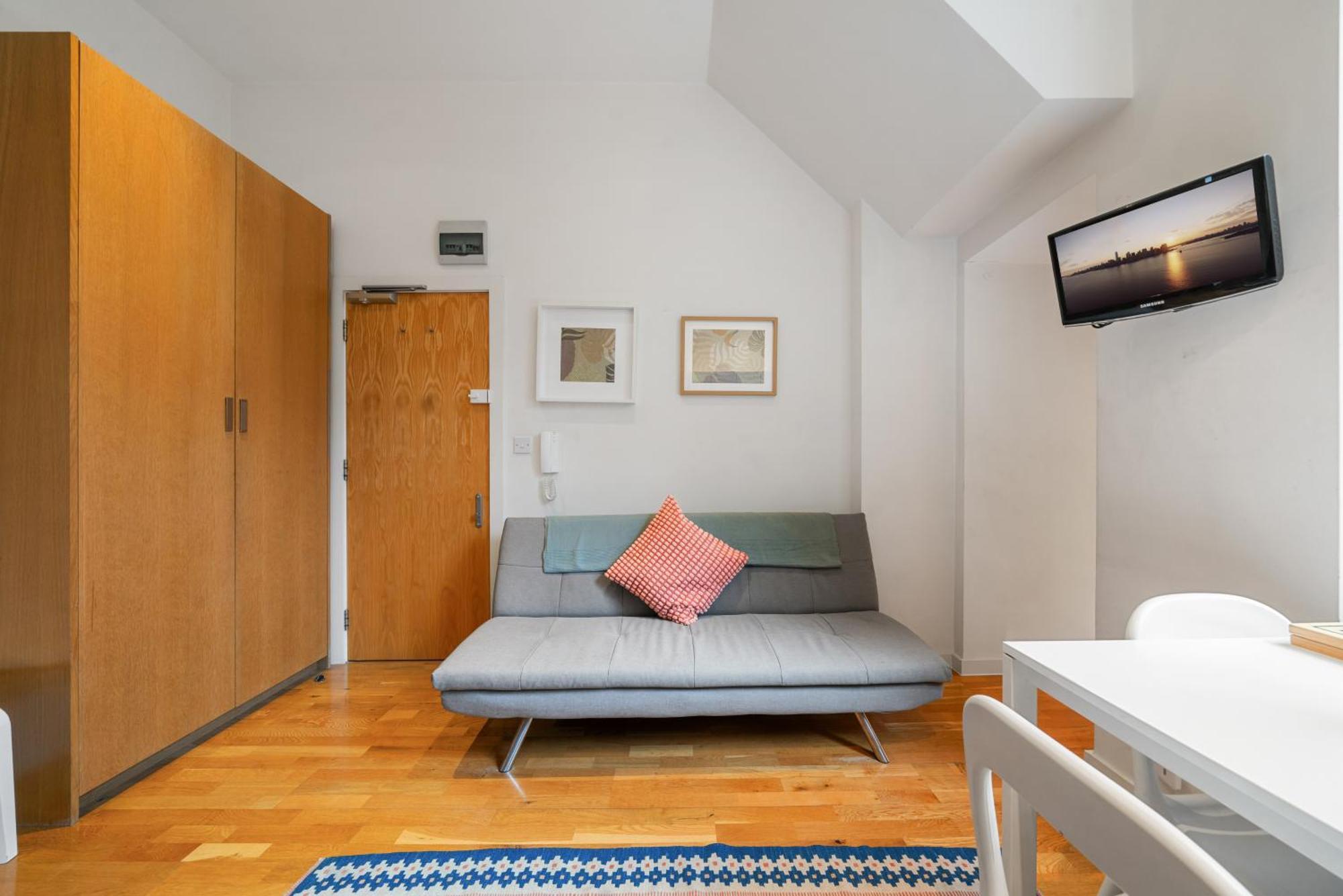Bright And Airy One Bedroom Condo, Olympia, Kensington London Eksteriør billede