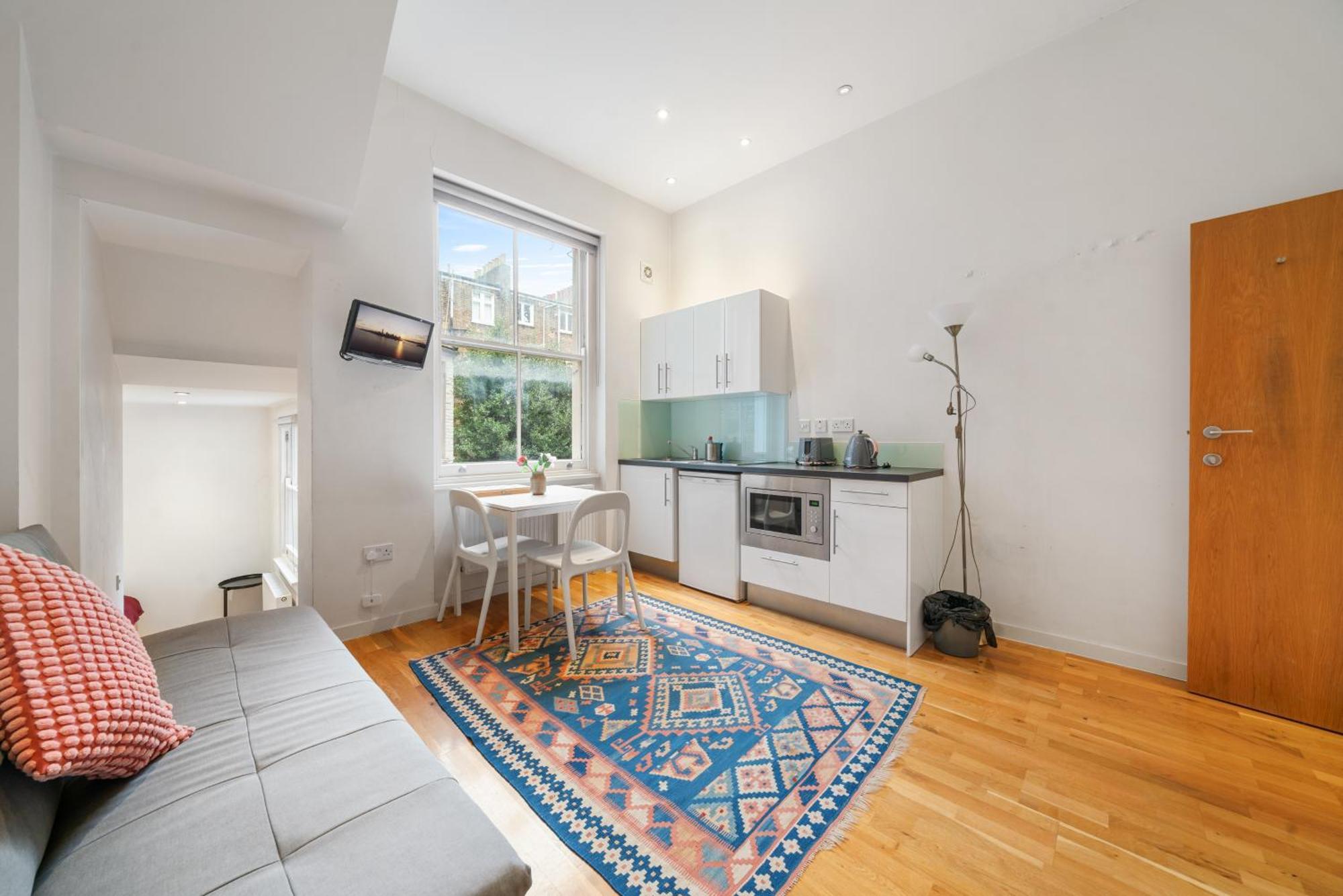 Bright And Airy One Bedroom Condo, Olympia, Kensington London Eksteriør billede
