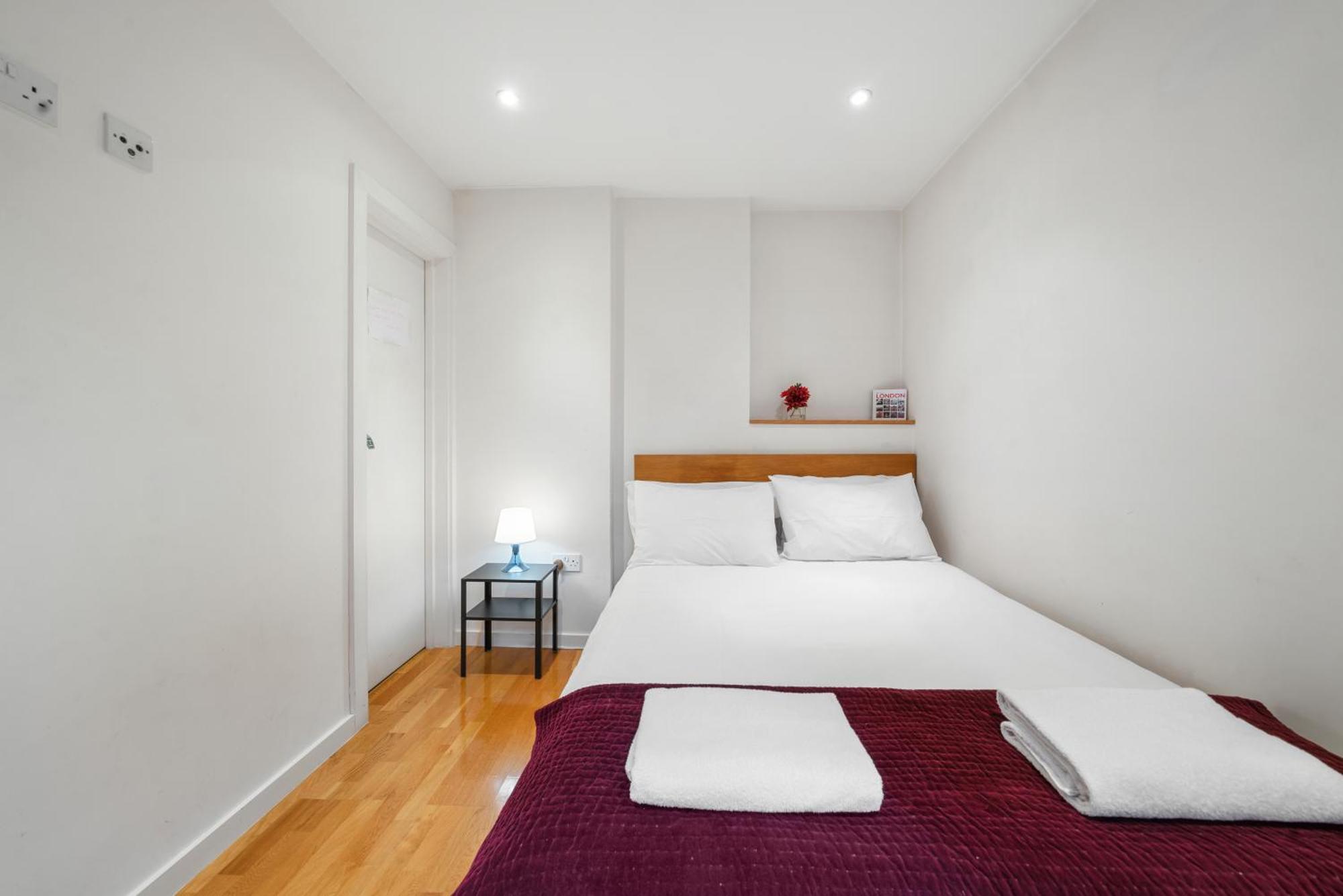 Bright And Airy One Bedroom Condo, Olympia, Kensington London Eksteriør billede